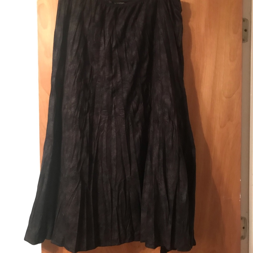 Black velvety feel / faux suede skirt